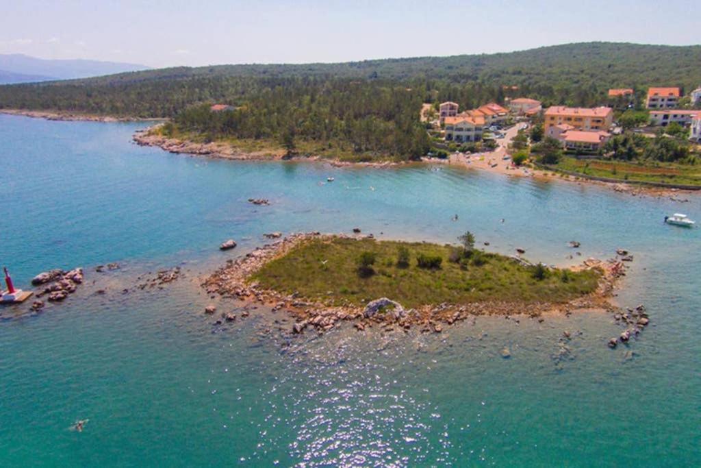 Apartment Mira 3 Klimno Bagian luar foto