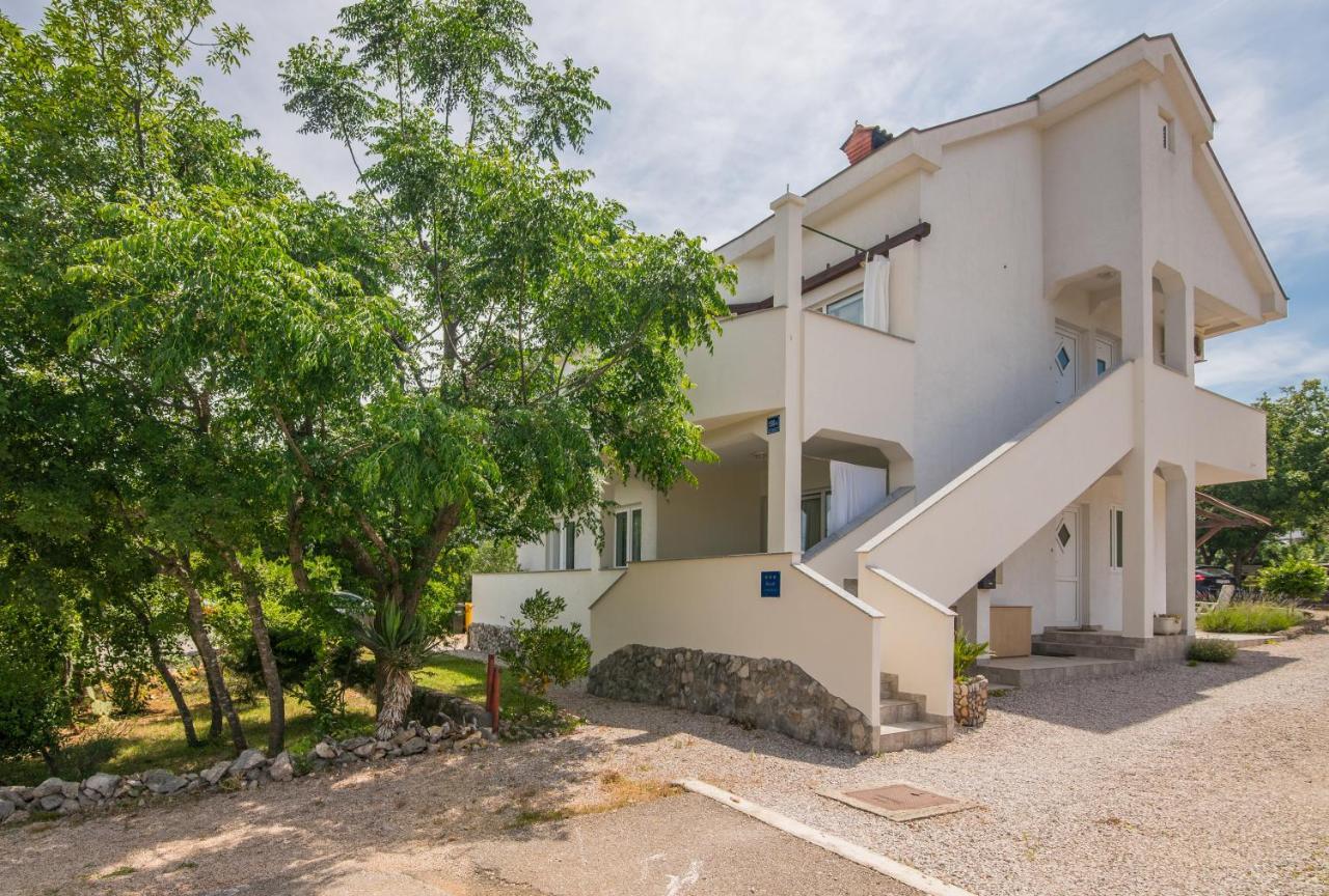 Apartment Mira 3 Klimno Bagian luar foto