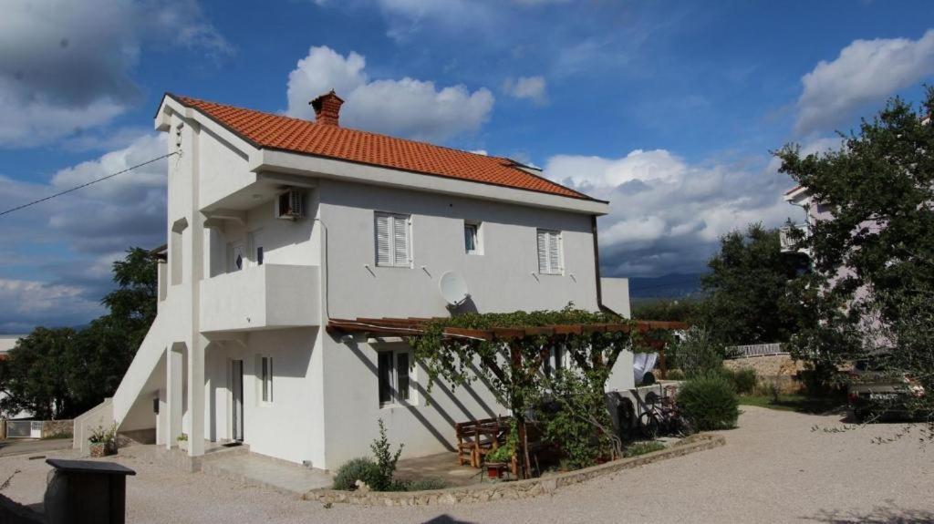 Apartment Mira 3 Klimno Bagian luar foto