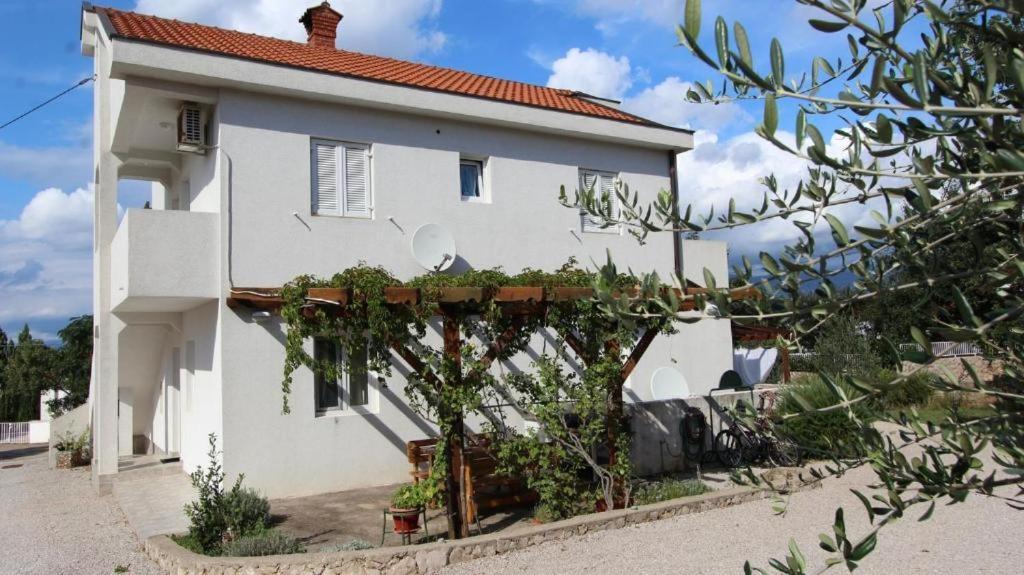 Apartment Mira 3 Klimno Bagian luar foto